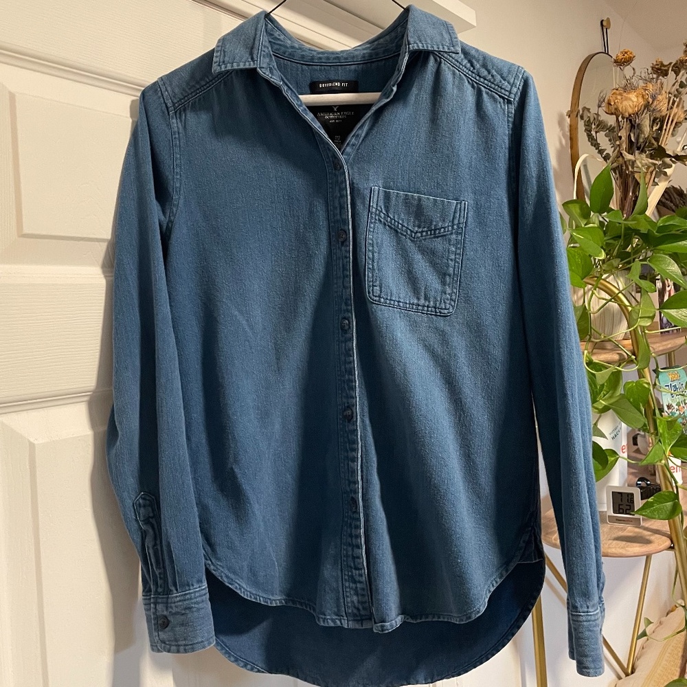 American Eagle Outfitters Boyfriend Fit Shirt Size XXS